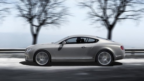 Bentley heeft de Continental GT vernieuwd. Naast een gemoderniseerd uiterlijk en opgewaardeerde cabine wint de machtige W12 aan kracht. Volgend jaar komt er een splinternieuwe 4.0 V8 in de gelederen.