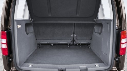 Volkswagen verpakt de meeste ruimte voor het minste geld in een Caddy. Zowel de bestel- als personenuitvoering is onlangs in een gemoderniseerd jasje gestoken met een nieuw gezicht, volwassen uitrusti