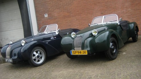 Wel eens van Burton gehoord? De Nederlandse sportwagenfabrikant van  kort gezegd  klassieke roadsters op basis van een Citron 2CV vierde afgelopen zondag haar 10 jarig bestaan. Het feestelijke jubi