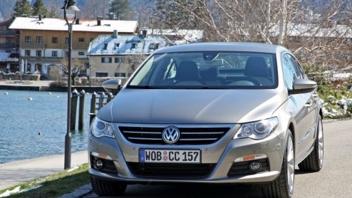 Volkswagen doet diverse optiepakketten van de Passat CC in de aanbieding om de stijlvolle vierdeurscoup eens extra in het daglicht te zetten. Een daarvan  met onder meer navigatie en parkeersensoren