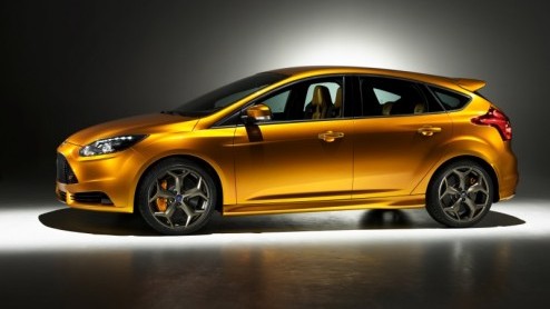 Ford steelt de show in Parijs met de onthulling van de Focus ST, die in 2012 op de markt komt. De geliefde sporthatch ruilt een cilinder in maar krijgt natuurlijk wel meer vermogen; 250 pk om precies 