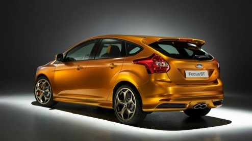 Ford steelt de show in Parijs met de onthulling van de Focus ST, die in 2012 op de markt komt. De geliefde sporthatch ruilt een cilinder in maar krijgt natuurlijk wel meer vermogen; 250 pk om precies 