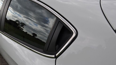 Alfa Romeo schrikt het middenklasse segment danig op met de Giulietta. Wat een prachtig gelijnde auto! Die mening wordt door velen gedeeld, want de fabriek heeft de productie inmiddels flink opgeschro