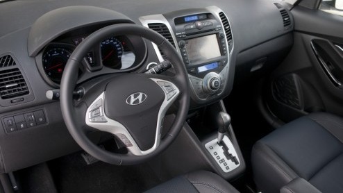 Bij Hyundai draait de ontwikkelings- (en marketingafdeling) op volle toeren. Kort geleden kregen zowel de i20 als i30 een update en is het motorgamma van de ix35 uitgebreid met een zuinige 1.6 GDI ins