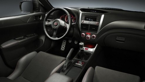 Subaru levert hun WRX STi nu ook als sedan en herstelt daarmee de traditie van hun sportieve topmodel. Hij  de snelste ooit - verschijnt nog deze maand in twee uitvoeringen bij ons op de markt, voor