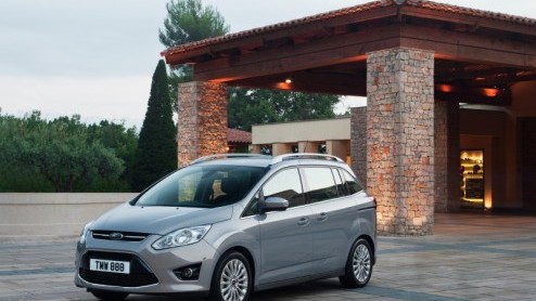 Volgende maand gaan we rijden met de nieuwe Focus C-MAX en Grand C-MAX. Vandaag maakt Ford de complete line-up en prijzen bekend. C-MAX-en kan vanaf 24.130 euro en 25.380 euro in de zevenzits-versie m