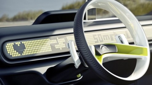 Wat krijg je als je Citron en Lacoste samen laat brainstormen een conceptauto te bedenken? De Citron Lacoste, een auto die wordt gepositioneerd op het kruispunt van auto, mode en sport.