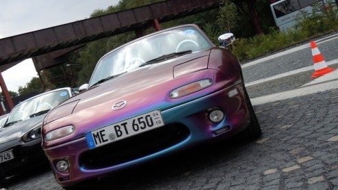 De grootste appeltaart, de oudste vrouw, de snelste productieautohet Guiness Book of World Records staat vol met (bijzondere) feiten, mijlpalen en wetenswaardigheden. Mazda trommelde zon 600 doorwin