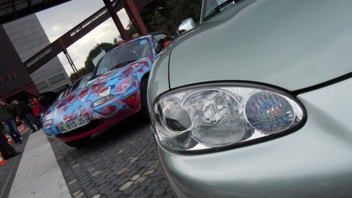 De grootste appeltaart, de oudste vrouw, de snelste productieautohet Guiness Book of World Records staat vol met (bijzondere) feiten, mijlpalen en wetenswaardigheden. Mazda trommelde zon 600 doorwin