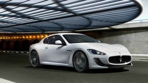 Maserati bereidt zich voor op de presentatie van de GranTurismo MC Stradale in Parijs. Als we de Italianen moeten geloven is dit de snelste, lichtste en meest krachtige auto in de Maserati modelreeks,