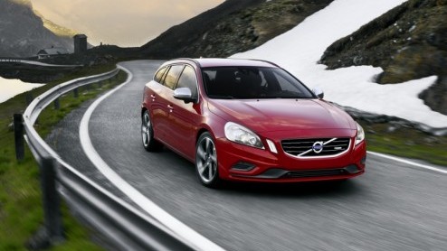 Als Volvo met de S60 en V60 de sportiefste Volvo ooit in handen denkt te hebben, mag een beetje extra hulp van R-Design niet ontbreken. Daartoe pakken de Zweden sportief uit met een sportonderstel en