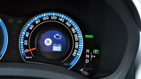 De Toyota Auris Hybrid zou volgens zijn makers even zuinig zijn als de Prius. Met andere woorden, het geforceerd windtunnel design van de Prius is dus van ondergeschikt belang. Waarom kwam Toyota in 1