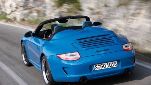 Porsche presenteert in Parijs de nieuwe Porsche 911 Speedster. Als eerbetoon aan de eerste Porsche die de naam Speedster droeg  de 356 Speedster  beperkt Porsche de productie tot 356 exemplaren. Dit