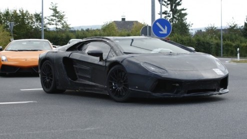 Ook niemand minder dan Lamborghini heeft belangrijk nieuws op de Autosalon van Parijs te melden. De Italianen onthullen een interessant studiemodel wat een voorbode kan zijn van de Murcielago-opvolger