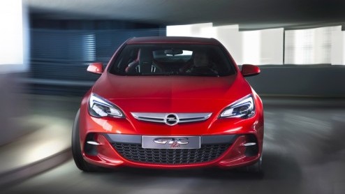 Na de aankondiging van een Astra GTC concept-car op de Autosalon van Parijs doet Opel deze gepeperde scheurneus in spe toch al uit de doeken. Het studiemodel  dat een voorbode is van de sportief geti