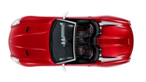 Ferrari showt in Parijs de meest exclusieve Ferrari ooit; Sa Aperta, een open versie van de 599 met V12 benzinemotor. Daarvan worden er 80 gemaakt en die zijn allemaal al verkocht.