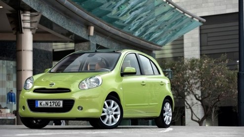 Net op het moment dat we de Nissan Micra bijna zijn vergeten, komen de Japanners met een nieuwe. De vierde generatie gaat in het steeds groter n populairder wordende B-segment langer op het netvlies