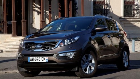 Met de introductie van de nieuwe 1.6 GDI benzinemotor rondt Kia het palet benzinevarianten naar onder af. De direct ingespoten instapper levert 135 pk, en is er alleen met zesbak en voorwielaandrijvin