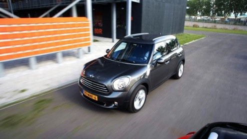 De Mini, -Clubman en -Cabrio hebben allemaal n ding gemeen; je koopt ze voor hun rijplezier en looks, ruimte is gewoon bijzaak. Allemaal leuk en aardig, maar wat nou als je als Mini rijder (al dan n