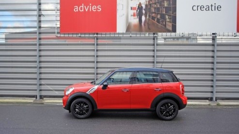 De Mini, -Clubman en -Cabrio hebben allemaal n ding gemeen; je koopt ze voor hun rijplezier en looks, ruimte is gewoon bijzaak. Allemaal leuk en aardig, maar wat nou als je als Mini rijder (al dan n