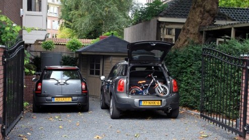 De Mini, -Clubman en -Cabrio hebben allemaal n ding gemeen; je koopt ze voor hun rijplezier en looks, ruimte is gewoon bijzaak. Allemaal leuk en aardig, maar wat nou als je als Mini rijder (al dan n