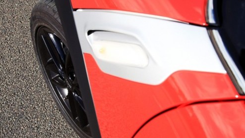 De Mini, -Clubman en -Cabrio hebben allemaal n ding gemeen; je koopt ze voor hun rijplezier en looks, ruimte is gewoon bijzaak. Allemaal leuk en aardig, maar wat nou als je als Mini rijder (al dan n