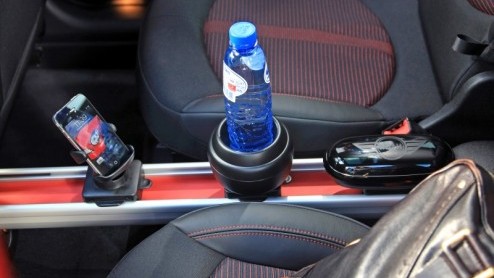 De Mini, -Clubman en -Cabrio hebben allemaal n ding gemeen; je koopt ze voor hun rijplezier en looks, ruimte is gewoon bijzaak. Allemaal leuk en aardig, maar wat nou als je als Mini rijder (al dan n
