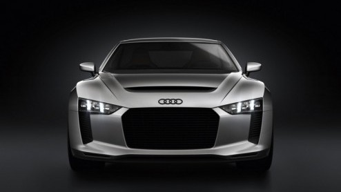 En wat heeft Audi in huis op de Salon van Parijs? De Audi quattro concept! Een zeer sportief studiemodel met 408 pk uit vijf cilinders, als hommage aan de allereerste Audi quattro die 30 jaar geleden 