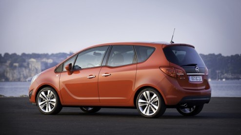 De Opel Meriva heeft in thuisland Duitsland een spetterende verkoopstart doorgemaakt. Ook in ons land zien we de nieuweling met zijn verkeerdom scharnierende achterportieren steeds meer in het wild.