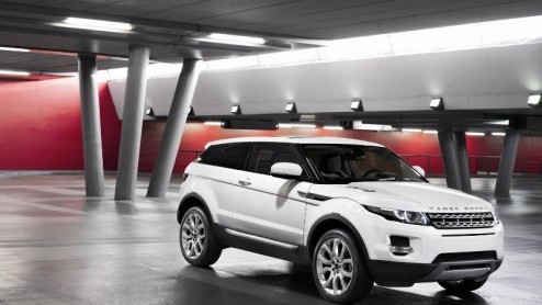 De Range Rover Evoque mag uiteraard niet ontbreken op de show in Parijs. Land Rover bericht dat hun nieuwe compacte familielid omstreeks de zomer van 2011 in de verkoop gaat. Een richtprijs heeft de i
