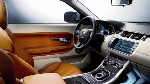 De Range Rover Evoque mag uiteraard niet ontbreken op de show in Parijs. Land Rover bericht dat hun nieuwe compacte familielid omstreeks de zomer van 2011 in de verkoop gaat. Een richtprijs heeft de i