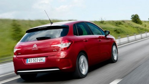 Citroen is eruit: de prijzen van de nieuwe C4 zijn bekend. De meest voordelige versie verlaat voor 18.990 euro de showroom. Voor dat bedrag neemt de dealer afscheid van een 1.4 VTi met 95 pk in Attrac