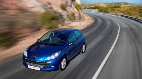 De Peugeot 206 leeft sinds 2009 voort als 206+. Nu ruim een jaar later besluit het merk de gerencarneerde Fransoos bij ons ook met een dieselmotor te gaan leveren. Het is de 1.4 HDi die in een drie-