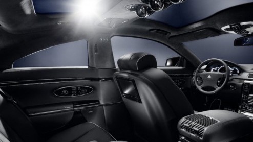 Van de Maybach-modellen is nog geen coup-versie verschenen. Je kunt je daar bij neerleggen, of het heft in eigen hand nemen. Xenatec deed dat laatste en presenteert een tweedeursvariant met vier zitp