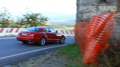 De opmars van de vierdeurscoup neemt de laatste jaren grote sprongen. Porsche, Aston Martin, Audi en zelfs Volkswagen zijn gevallen voor de charmes van deze niche-carrosserievariant. Mercedes-Benz wa
