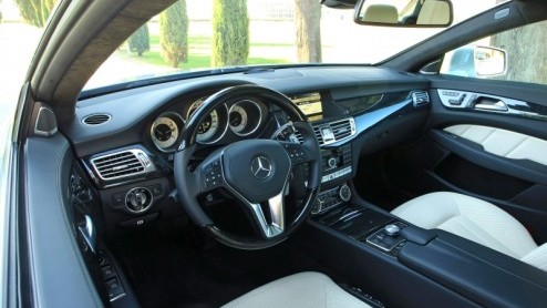 De opmars van de vierdeurscoup neemt de laatste jaren grote sprongen. Porsche, Aston Martin, Audi en zelfs Volkswagen zijn gevallen voor de charmes van deze niche-carrosserievariant. Mercedes-Benz wa