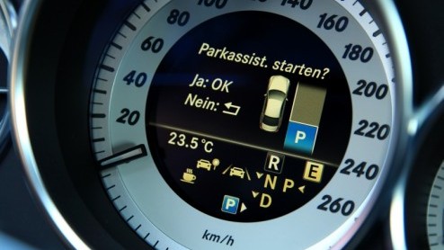 De opmars van de vierdeurscoup neemt de laatste jaren grote sprongen. Porsche, Aston Martin, Audi en zelfs Volkswagen zijn gevallen voor de charmes van deze niche-carrosserievariant. Mercedes-Benz wa