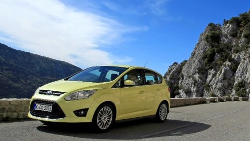 Ford heeft de C-MAX vernieuwd en steekt dat niet onder stoelen of banken. De nieuwe generatie telt niet n maar twee opvolgers, want vanaf nu is ook de Grand C-MAX met maximaal zeven zitplaatsen een