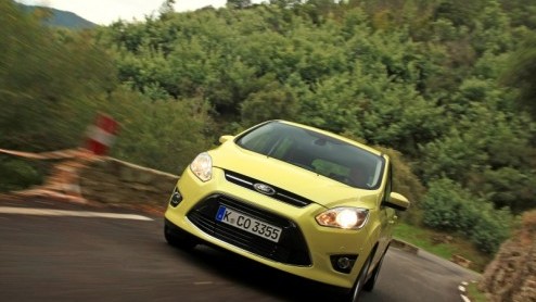 Ford heeft de C-MAX vernieuwd en steekt dat niet onder stoelen of banken. De nieuwe generatie telt niet n maar twee opvolgers, want vanaf nu is ook de Grand C-MAX met maximaal zeven zitplaatsen een