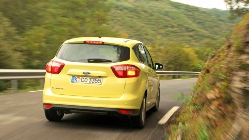Ford heeft de C-MAX vernieuwd en steekt dat niet onder stoelen of banken. De nieuwe generatie telt niet n maar twee opvolgers, want vanaf nu is ook de Grand C-MAX met maximaal zeven zitplaatsen een