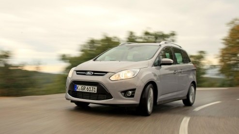 Ford heeft de C-MAX vernieuwd en steekt dat niet onder stoelen of banken. De nieuwe generatie telt niet n maar twee opvolgers, want vanaf nu is ook de Grand C-MAX met maximaal zeven zitplaatsen een