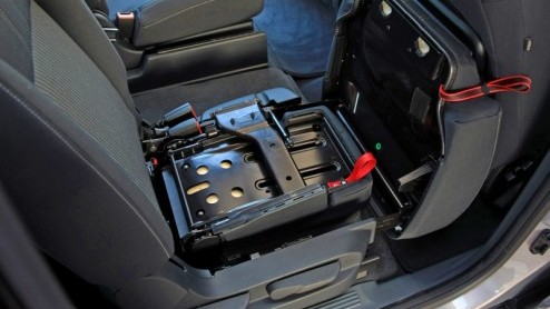 Ford heeft de C-MAX vernieuwd en steekt dat niet onder stoelen of banken. De nieuwe generatie telt niet n maar twee opvolgers, want vanaf nu is ook de Grand C-MAX met maximaal zeven zitplaatsen een