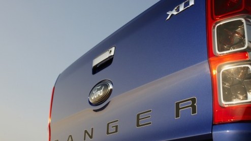 We kennen Ford niet direct van de pick-up's, maar ze hebben er wel degelijk een. De Ranger - wat klinkt dat lekker stoer- is vernieuwd en wordt zodoende op de Motor Show in Sidney aan het publiek voor