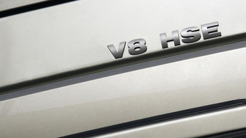 De recent vernieuwde Land Rover Discovery bij ons niet met een V8 leverbaar. Aanhoudende vraag naar de achtcilinder heeft de importeur doen besluiten hier verandering in de brengen. Daartoe wordt afge