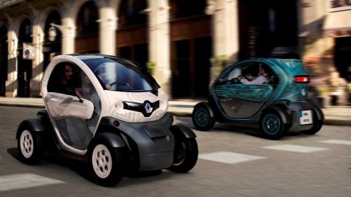 Hoewel de Renault Twizy waarschijnlijk de leukste en meest veilige 45 km-auto zou zijn geweest, is zijn komst op de Nederlandse wegen nog niet verzekerd. De importeur stoeit nog met de RDW om de typeg