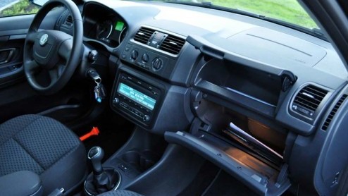 Skoda heeft met de Fabia Combi Greenline een uitermate spaarzaam type in handen. We noteren: geen BPM, geen wegenbelasting, veertien procent bijtelling bij zakelijk gebruik en een gemiddeld (fabrieks)