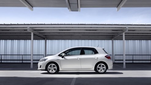 Toyota gaat nikkel uit oude batterijen van haar hybrideautos gebruiken in nieuwe batterijpakketten. Het terugwinnen van het nikkel is niet alleen beter voor het milieu, maar zorgt er ook voor dat er 