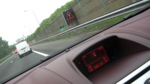 Autonavigatie is er in allerlei soorten en maten. Naast allerhande gentegreerde systemen en draagbare exemplaren doemt er ook steeds vaker navigatiesoftware voor smartphones op. Nieuw is Fords Mobil