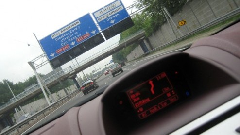 Autonavigatie is er in allerlei soorten en maten. Naast allerhande gentegreerde systemen en draagbare exemplaren doemt er ook steeds vaker navigatiesoftware voor smartphones op. Nieuw is Fords Mobil