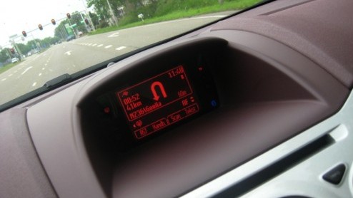 Autonavigatie is er in allerlei soorten en maten. Naast allerhande gentegreerde systemen en draagbare exemplaren doemt er ook steeds vaker navigatiesoftware voor smartphones op. Nieuw is Fords Mobil